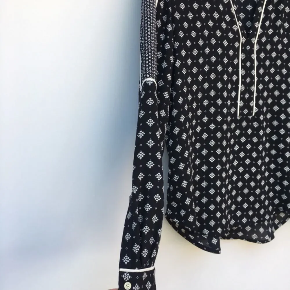 Loft By Ann Taylor Black & White Patterned Blouse - Picture 7 of 7